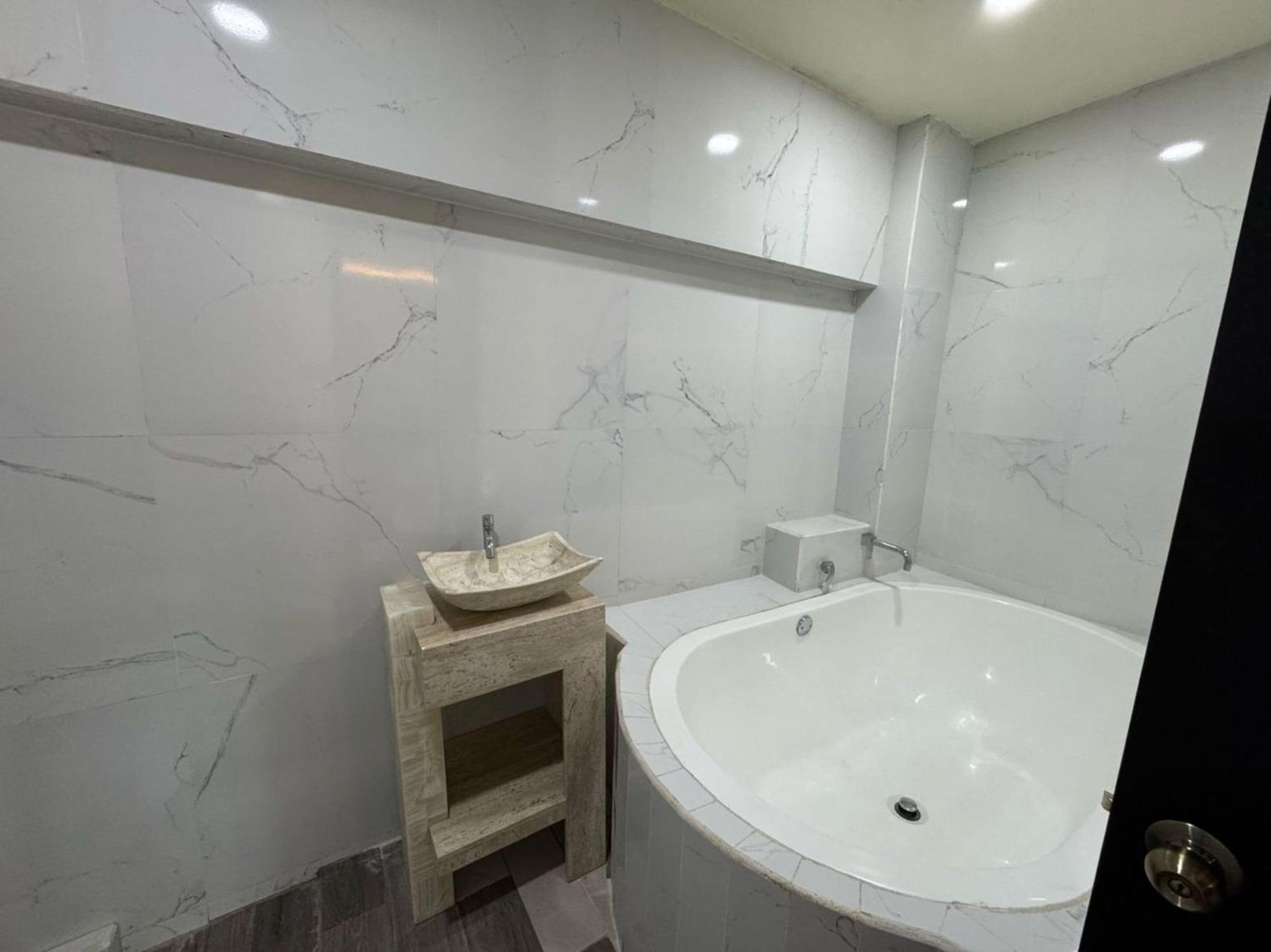 Oyo Hotel Familiar Tollan 乔卢拉 外观 照片