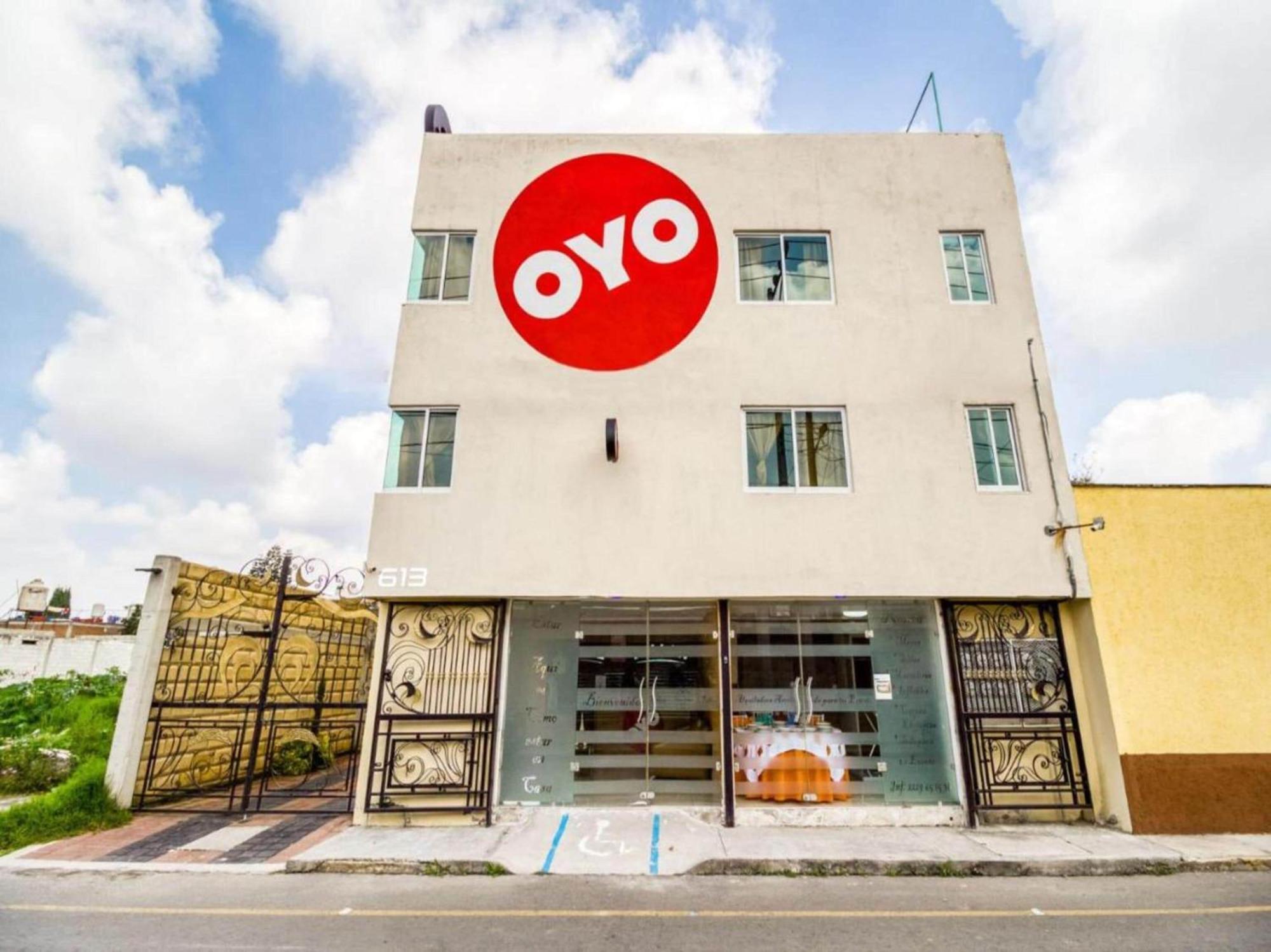 Oyo Hotel Familiar Tollan 乔卢拉 外观 照片