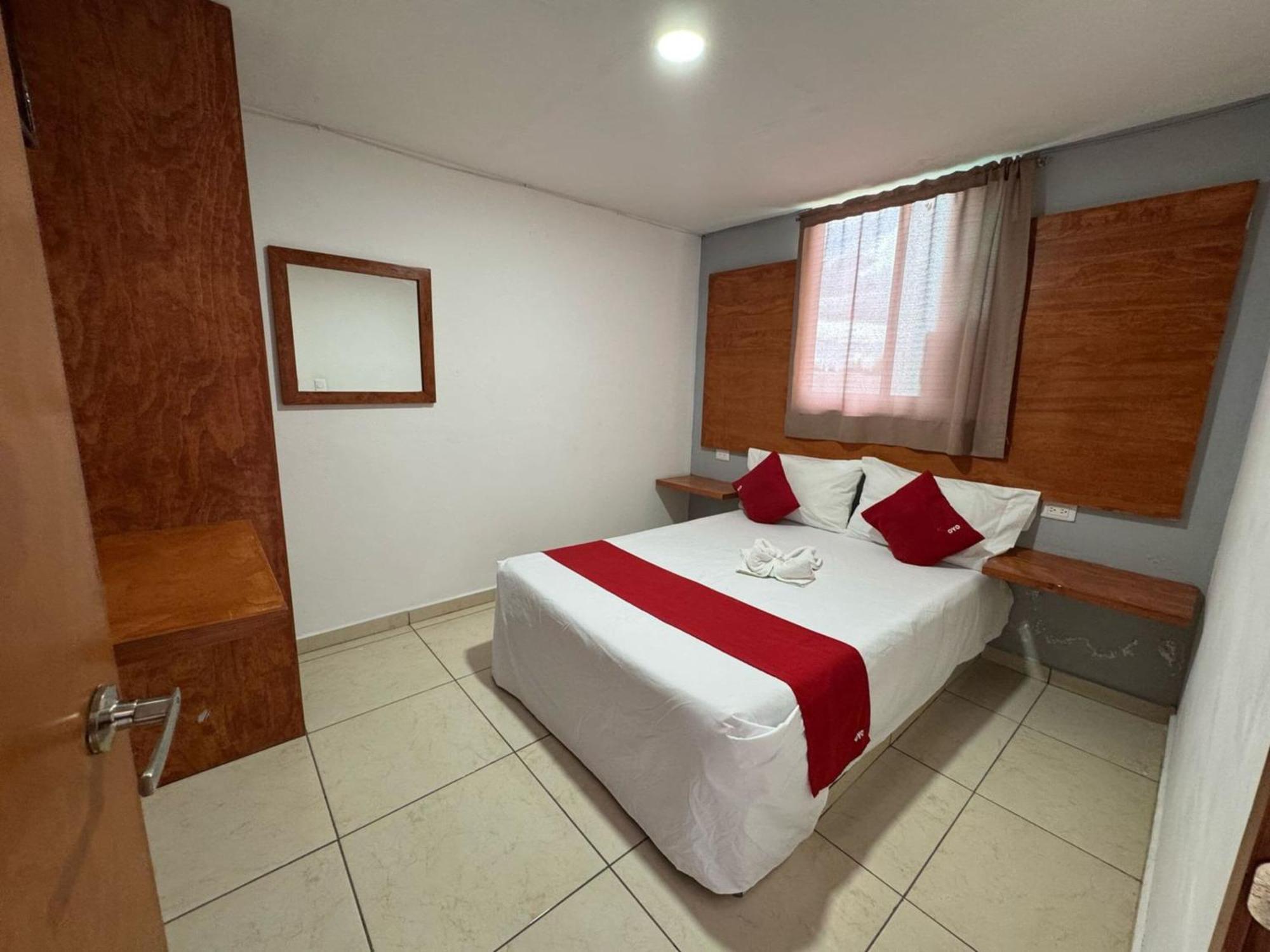 Oyo Hotel Familiar Tollan 乔卢拉 外观 照片